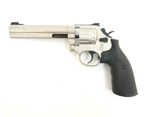 Пневматический револьвер Umarex Smith & Wesson 686 6" Nickel